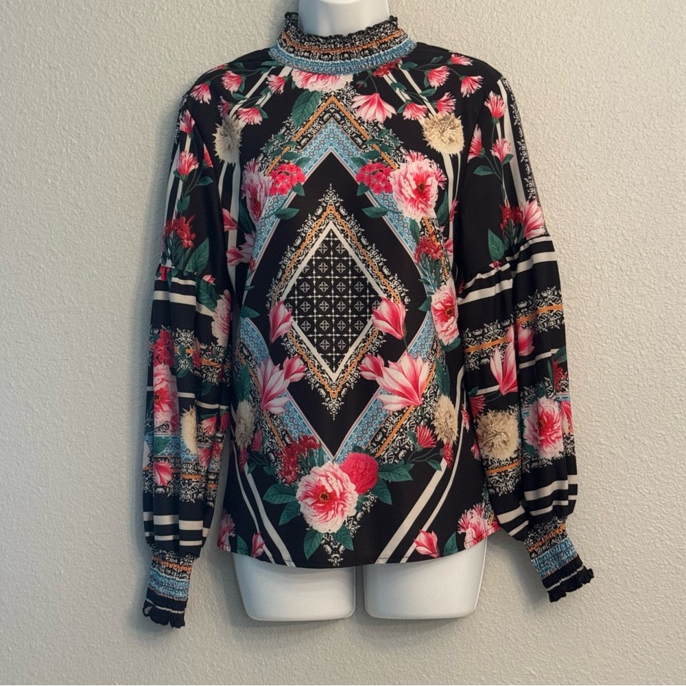 Women’s floral long sleeve blouse